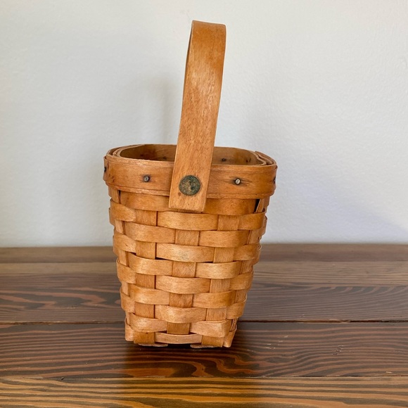 Longaberger Single Handle Basket- factory sample - Picture 2 of 7